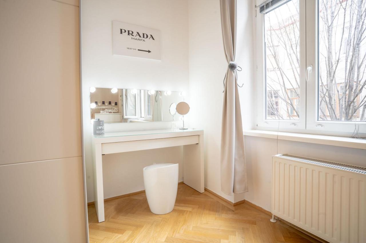 Apartamento Cozy Modern Nest In The Heart Of Vienna With Netflix Exterior foto